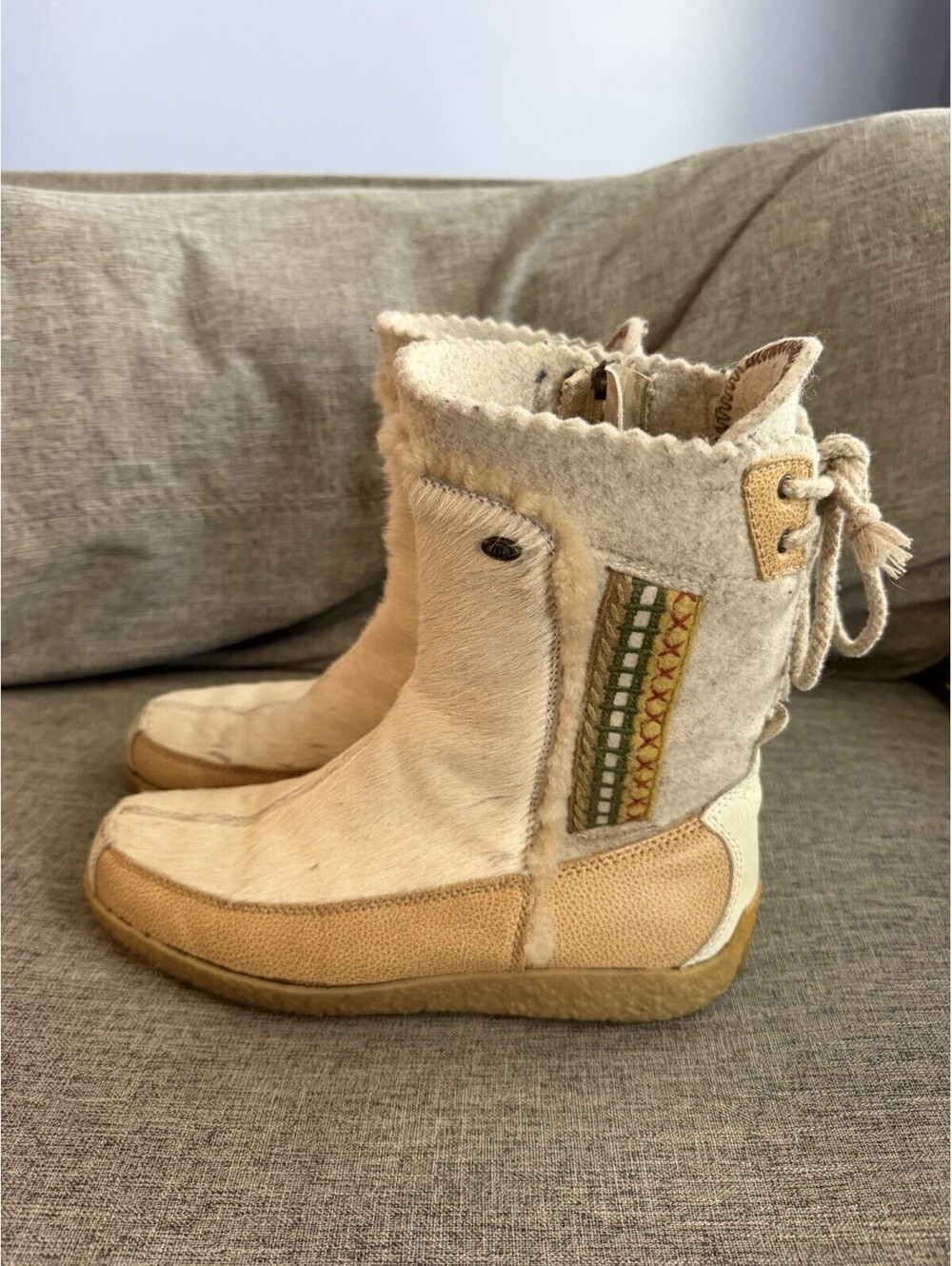 Vintage Tecnica Pony Hair Fur Boots Embroidered Felt Sz 8.5 EU40 Apres Ski